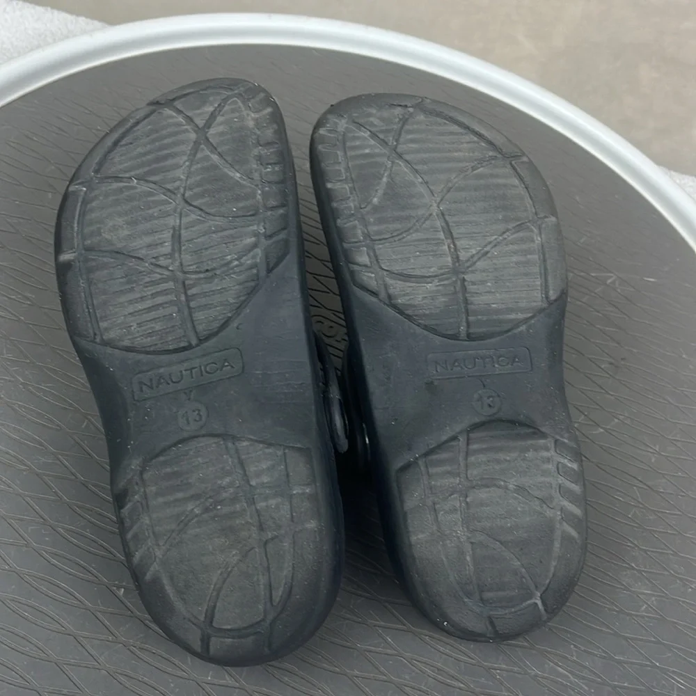 Nautica Kids Black Clogs Size 13 water shoe